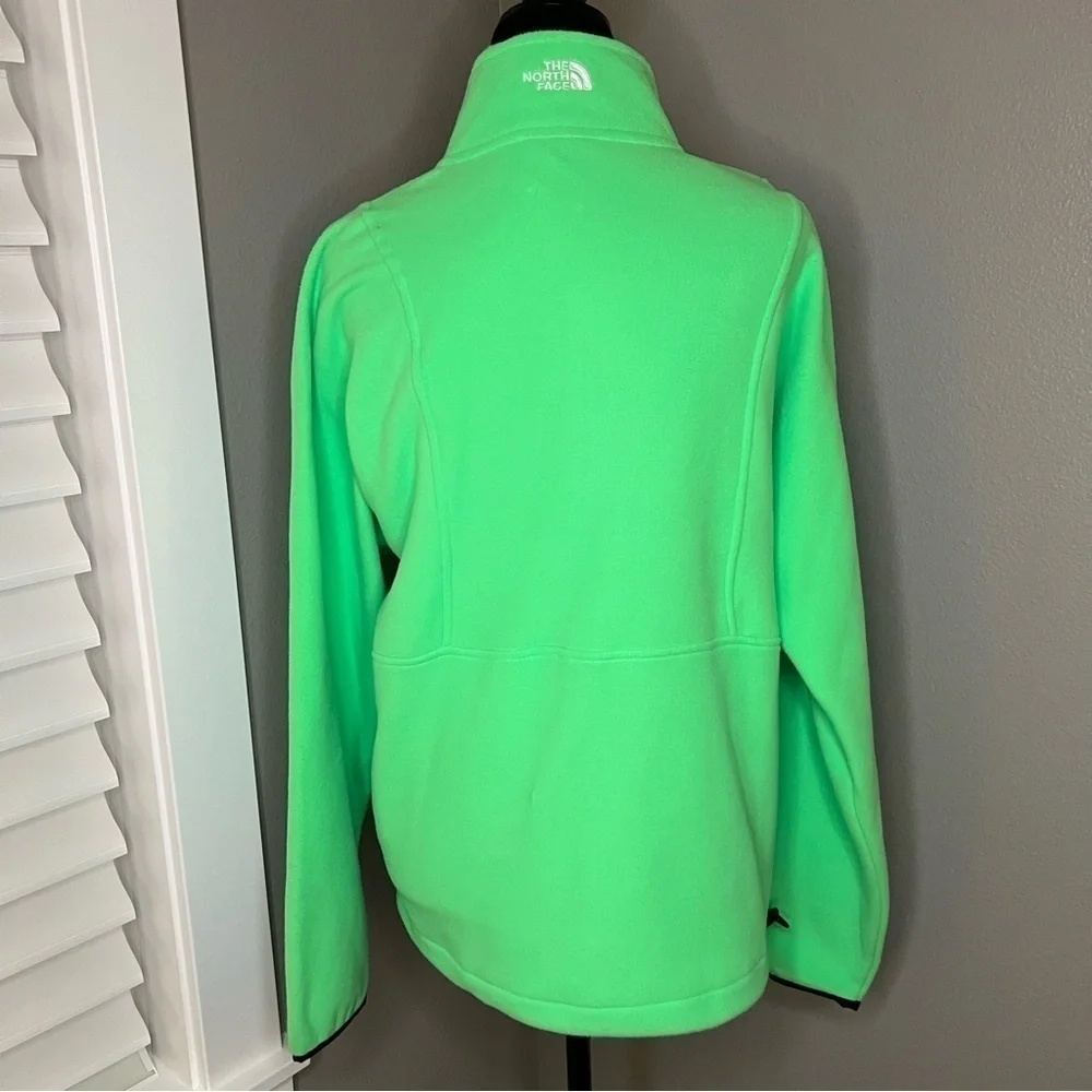 The North Face men’s size small neon green 1/2 zip fleece pullover (unisex)